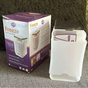 Freeze Breast‎ Milk Storage System - White